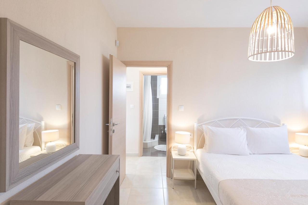 Palm Tree Apartments #Feelslikehome Ormos Panagias Esterno foto